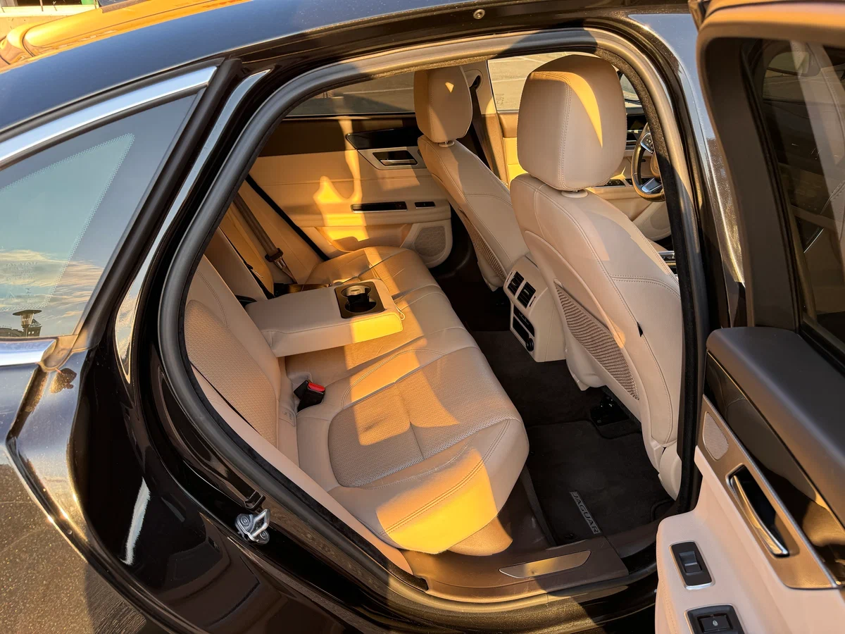 Jaguar XF аренда